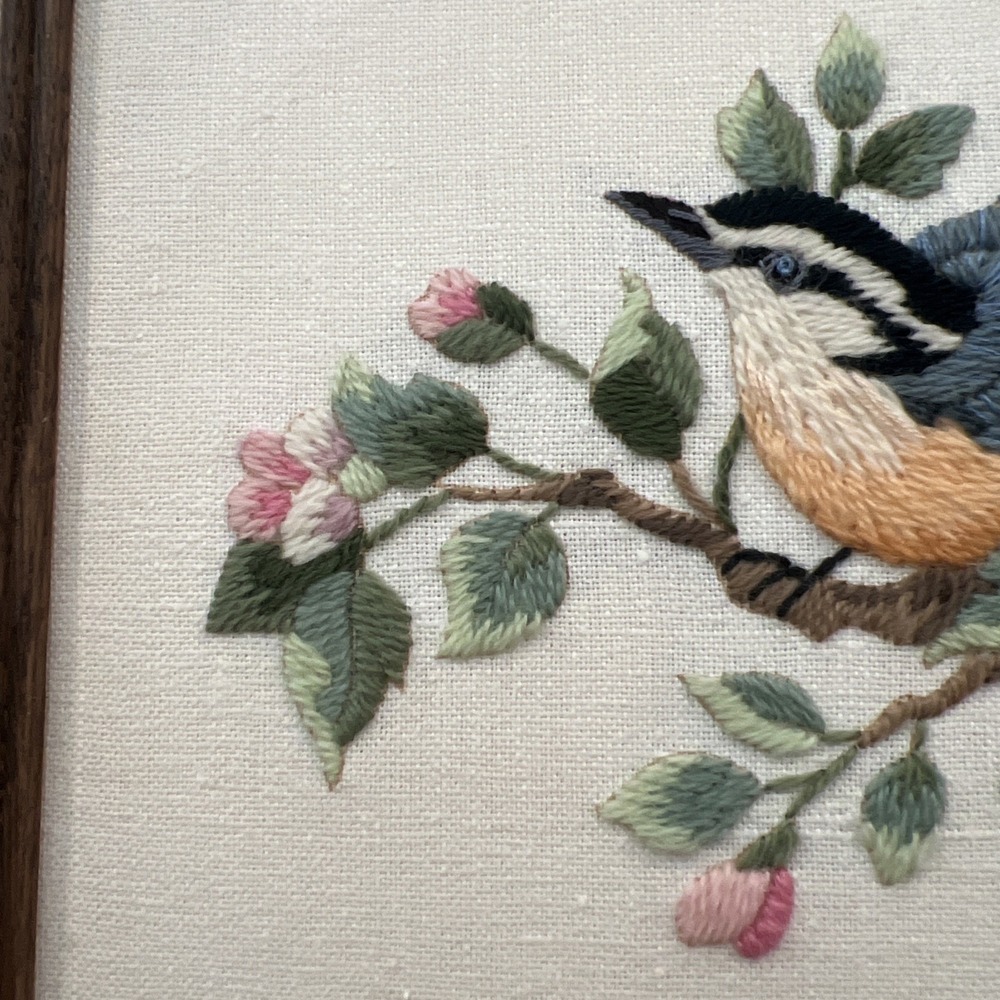 Nuthatch Embroidery Bird Floral Hand Made Wall Hanging Framed Vintage - Picture 3 of 10